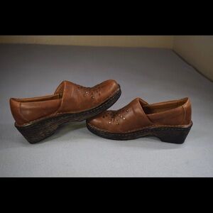 Born Surina Womens Clogs Size 8 Brown Leather Studded Slip On Shoes